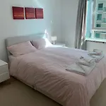 Modern Apartment Near The Thames Central London