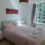 Modern Apartment Near The Thames Central London